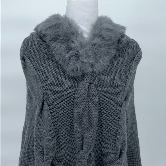 J. McLaughlin Gray Merino Wool Cape Poncho Rabbit Fur Hood M/L - Picture 7 of 12